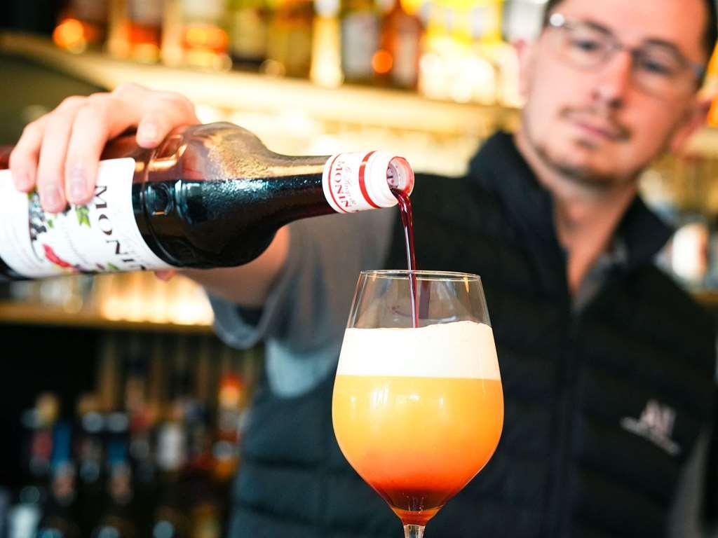 宜必思卡昂厄洛维勒萨瓦里酒店 凯恩 餐厅 照片